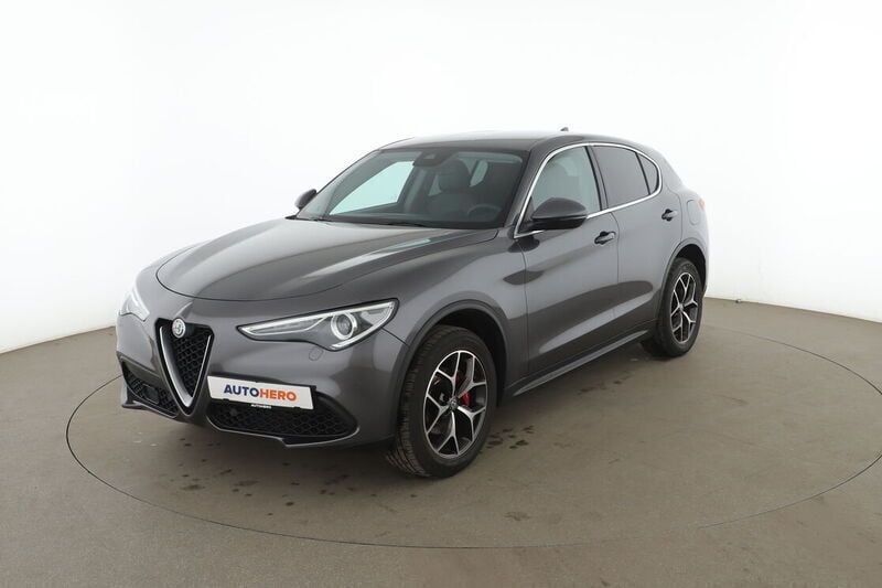 Grau Gebraucht 2018 Alfa Romeo Stelvio Super SUV | 25.940 € (Superpreis) - Bild 1/4