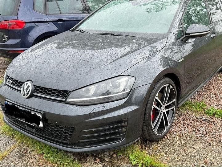 Schwarz Gebraucht 2016 VW Golf VII GTD Kombi | 8.900 € (Guter Preis) - Bild 1/4