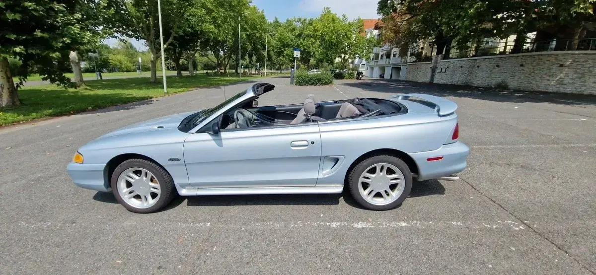 Gebraucht Ford Mustang GT 215 PS (158 kW) 1995 Silber Cabrio