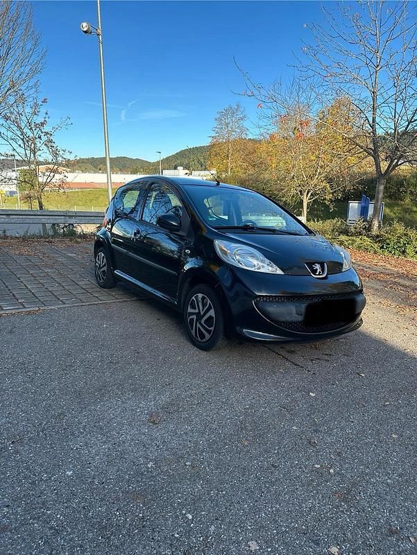 Schwarz Gebraucht 2007 Peugeot 107 Kleinwagen | 600 € (Superpreis) - Bild 1/4