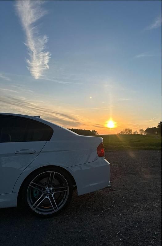 Gebraucht BMW 330 Performance 272 PS (200 kW) 2010 Weiß Limousine