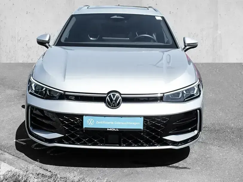 Gebraucht VW Passat R-line 193 PS (141 kW) 2025 Silber Kombi