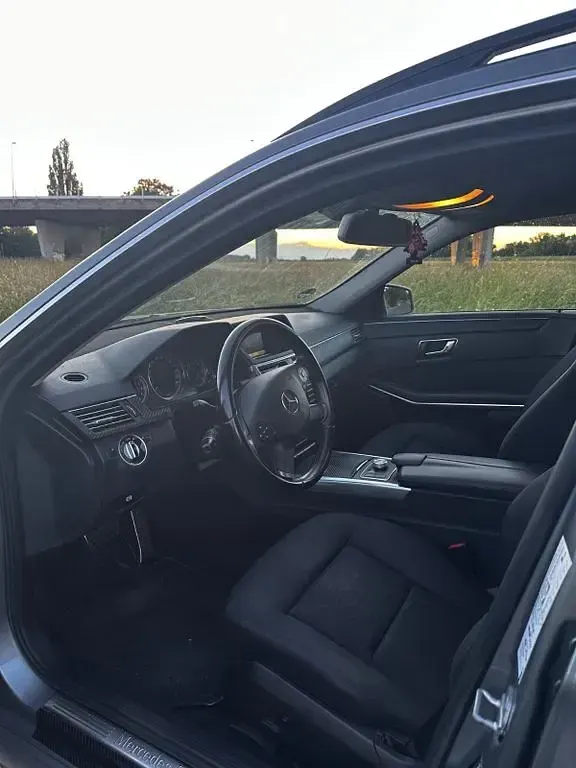 Gebraucht Mercedes E300 231 PS (169 kW) 2011 Grau Limousine