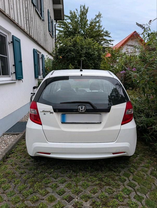 Weiß Gebraucht 2011 Honda Jazz Kleinwagen | 2.000 € (Guter Preis) - Bild 1/4
