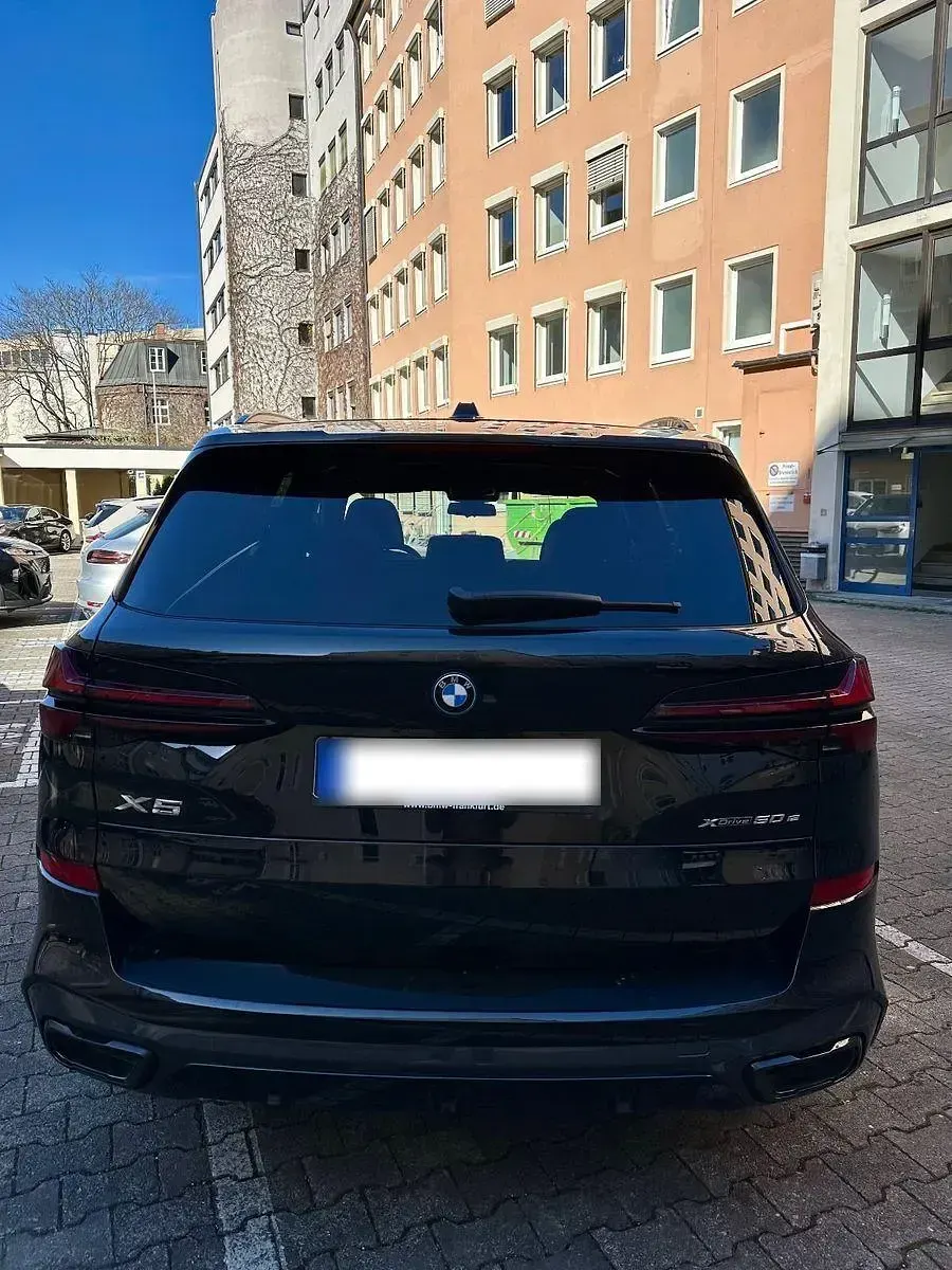 Używany BMW X5 Performance 489 KM (359 kW) 2024 Czarny SUV