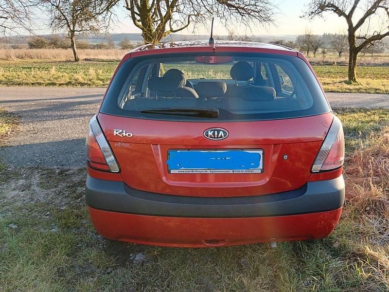 Gebraucht Kia Rio EX 97 PS (71 kW) 2006 Rot Limousine