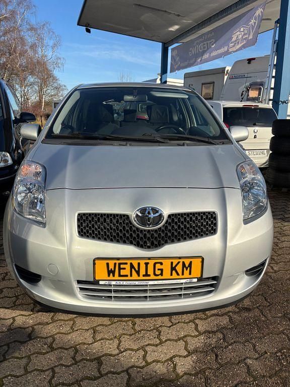 Gebraucht Toyota Yaris Sol 87 PS (63 kW) 2007 Silber Kleinwagen