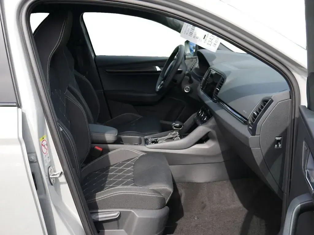 Neu Skoda Karoq SportLine 190 PS (139 kW) 2026 Grau SUV