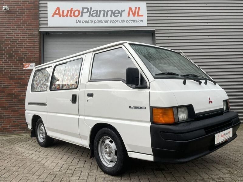 Weiß Gebraucht 1994 Mitsubishi L Van / Kleinbus | 6.744 € - Bild 1/4