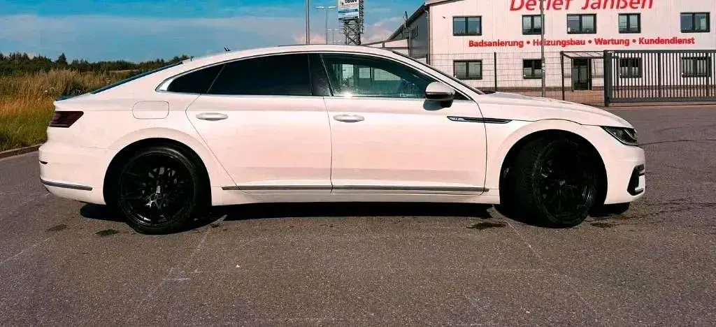 Gebraucht VW Arteon R-line 190 PS (139 kW) 2018 Weiß Kleinwagen