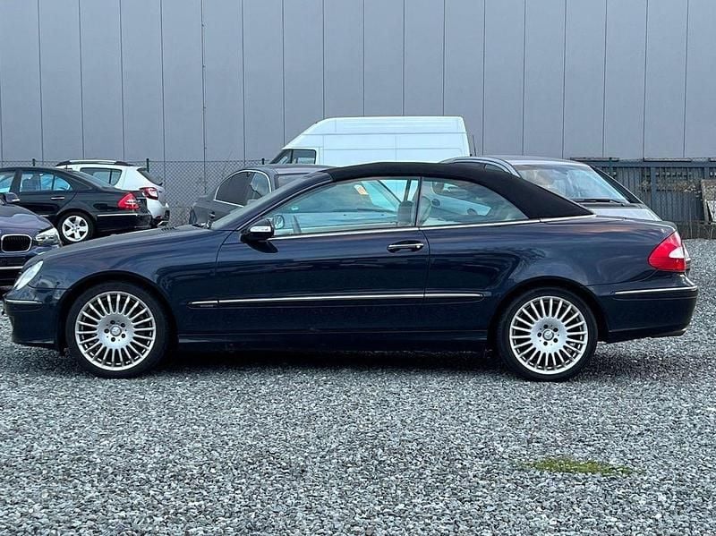 Gebraucht Mercedes CLK200 Elegance 184 PS (135 kW) 2009 Schwarz Cabrio