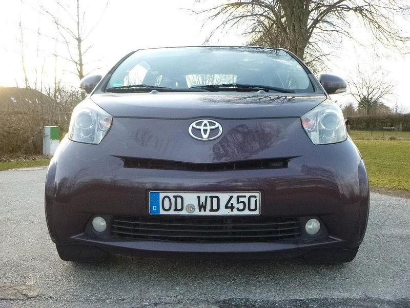 Gebraucht Toyota iQ 90 PS (66 kW) 2009 Violet Kleinwagen