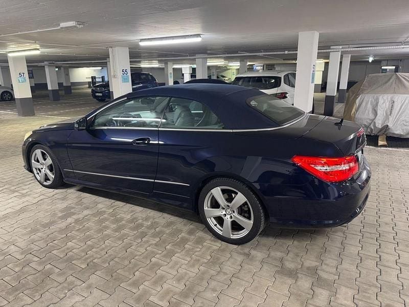 Gebraucht Mercedes E350 Avantgarde 265 PS (194 kW) 2012 Blau Cabrio
