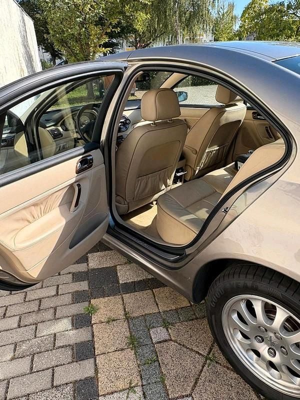 Gebraucht Peugeot 607 133 PS (97 kW) 2003 Gold Limousine