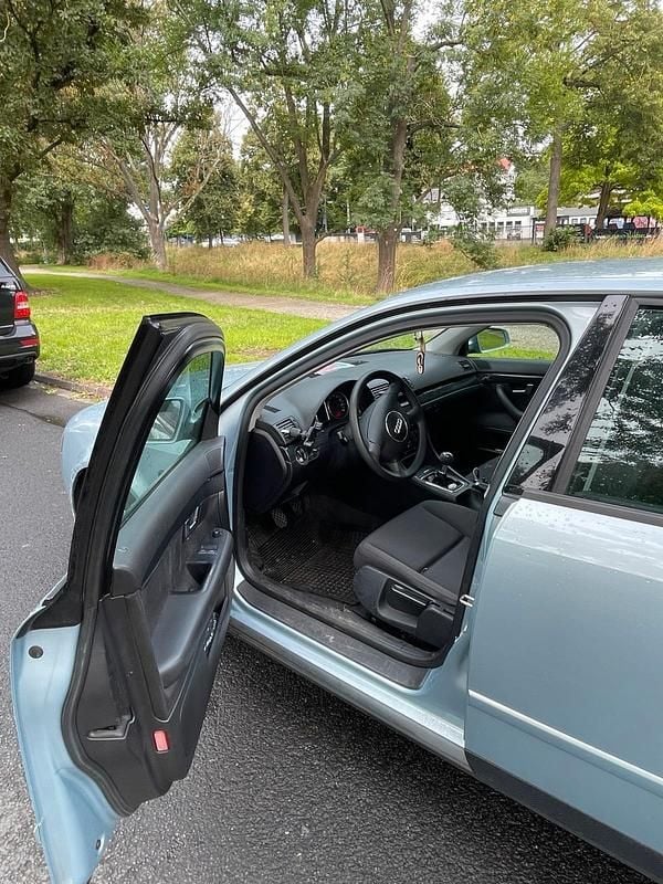 Gebraucht Audi A4 131 PS (96 kW) 2001 Blau Limousine