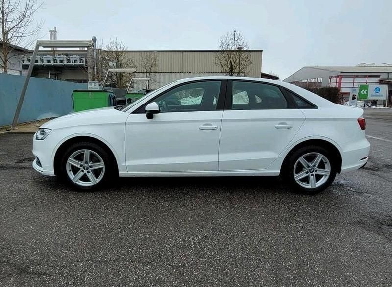 Gebraucht Audi A3 116 PS (85 kW) 2018 Weiß Limousine