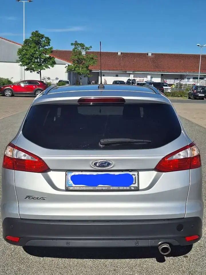 Gebraucht Ford Focus Titanium 140 PS (102 kW) 2014 Grau Kombi