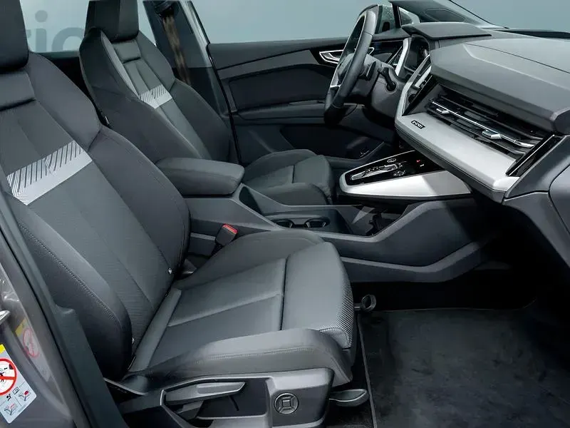 Gebraucht Audi Q4 e-tron 210 kW (286 PS) 2025 Grau SUV
