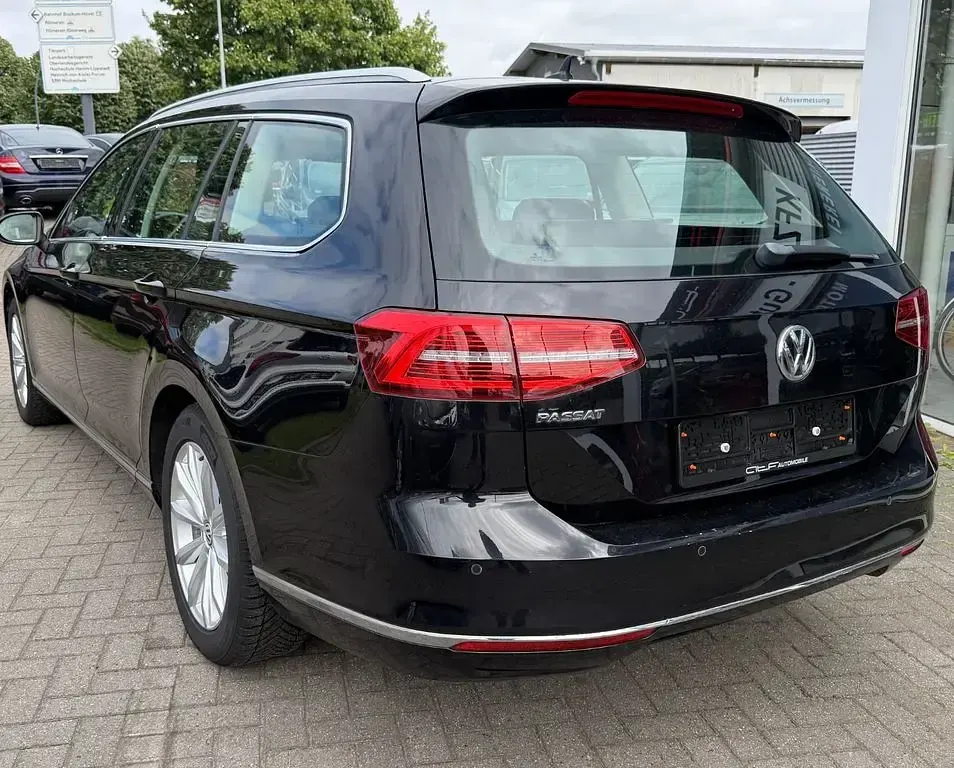 Gebraucht VW Passat Highline 150 PS (110 kW) 2017 Schwarz Kombi