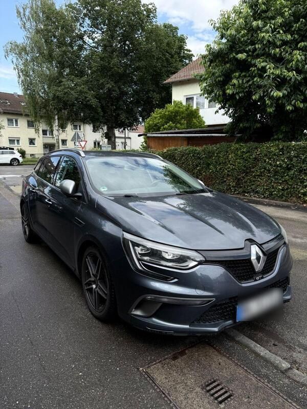Grau Gebraucht 2017 Renault Mégane GrandTour Kombi | 13.000 € (Fairer Preis) - Bild 1/4