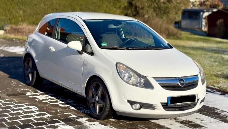 Weiß Gebraucht 2011 Opel Corsa Edition Kleinwagen | 2.500 € (Fairer Preis) - Bild 1/4