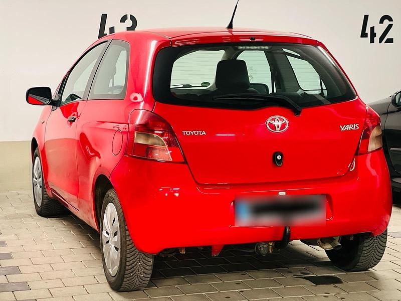 Gebraucht Toyota Yaris 87 PS (63 kW) 2007 Rot Kleinwagen