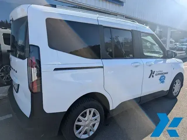 Gebraucht Ford Tourneo Courier Titanium 125 PS (91 kW) 2025 Weiss Van / Kleinbus