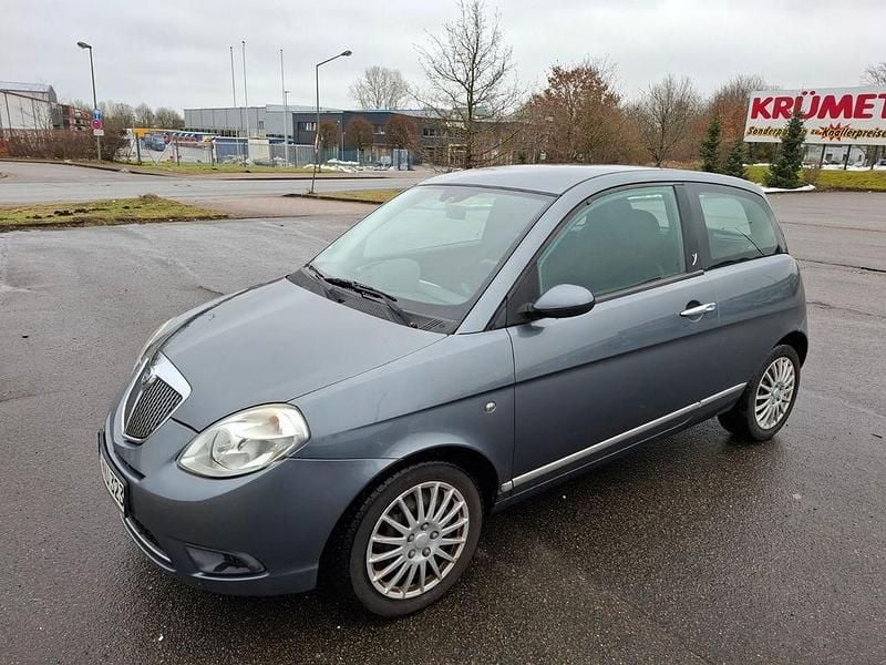Gebraucht Lancia Ypsilon 95 PS (69 kW) 2009 Grau Kleinwagen