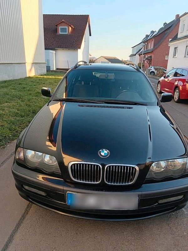 Gebraucht BMW 330 180 PS (132 kW) 2001 Schwarz Kombi