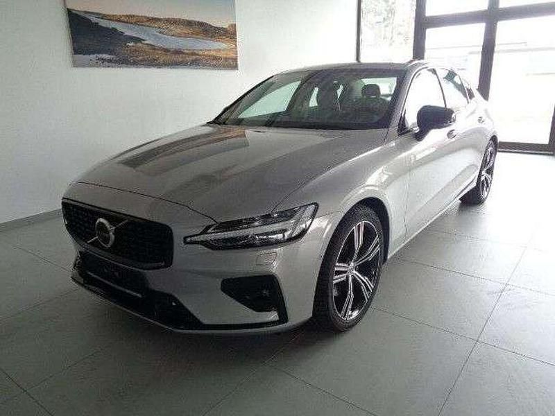 Silver dawn / metallic (metallic) Gebraucht 2024 Volvo S60 Plus Limousine | 37.990 € (Fairer Preis) - Bild 1/3