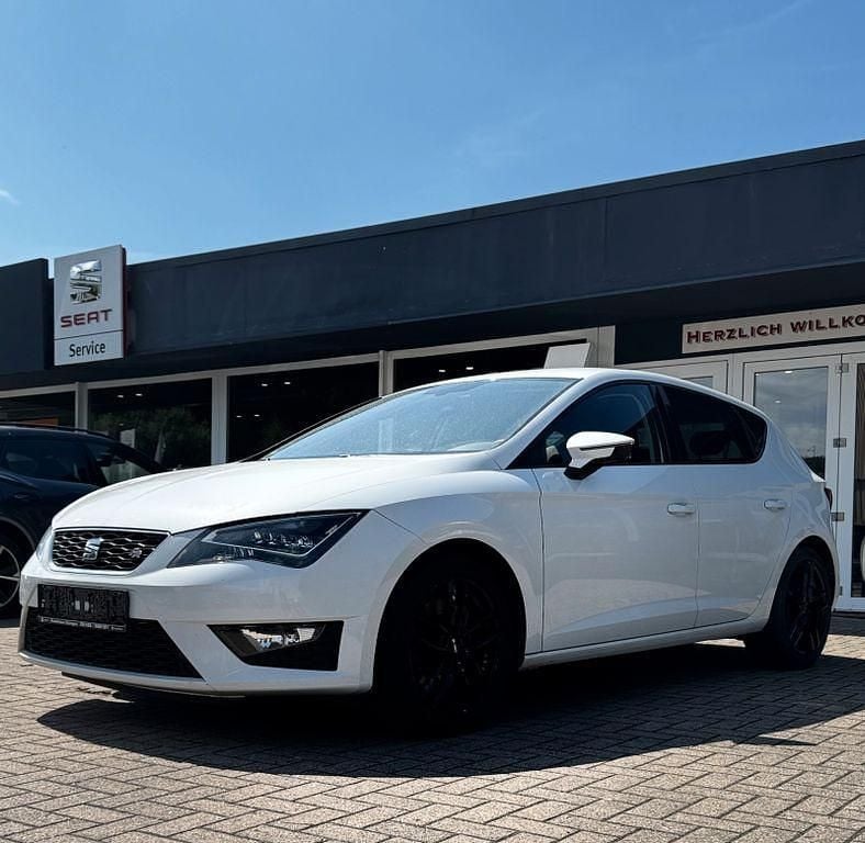 Weiß Gebraucht 2015 Seat Leon FR Limousine | 14.990 € (Etwas zu teuer) - Bild 1/4