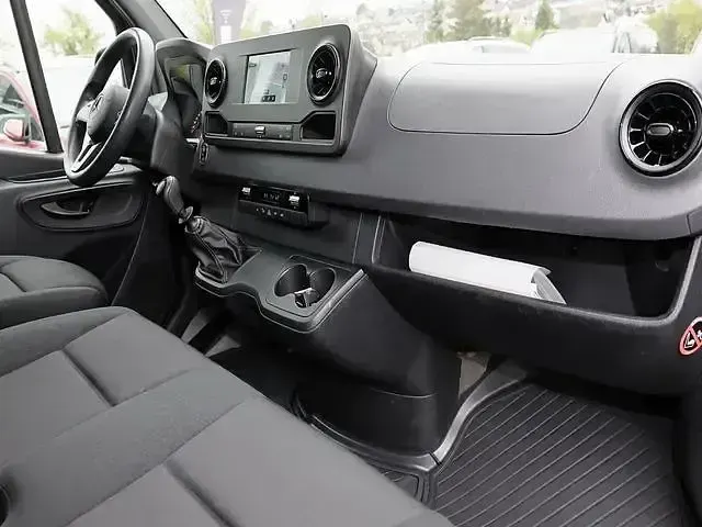 Używany Mercedes Sprinter 170 KM (125 kW) 2022 Szary Van