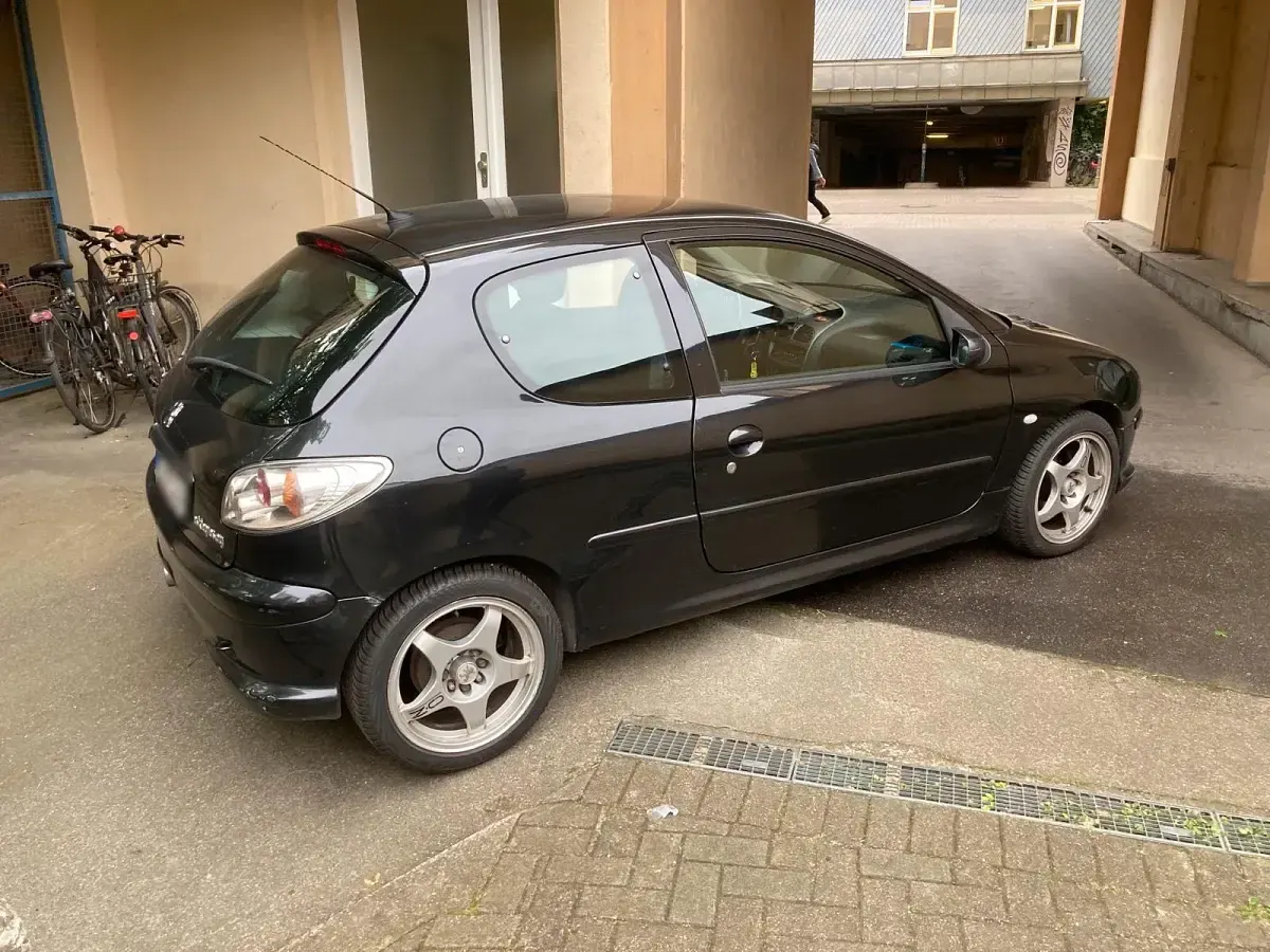 Używany Peugeot 206 75 KM (55 kW) 2003 Szary Hatchback