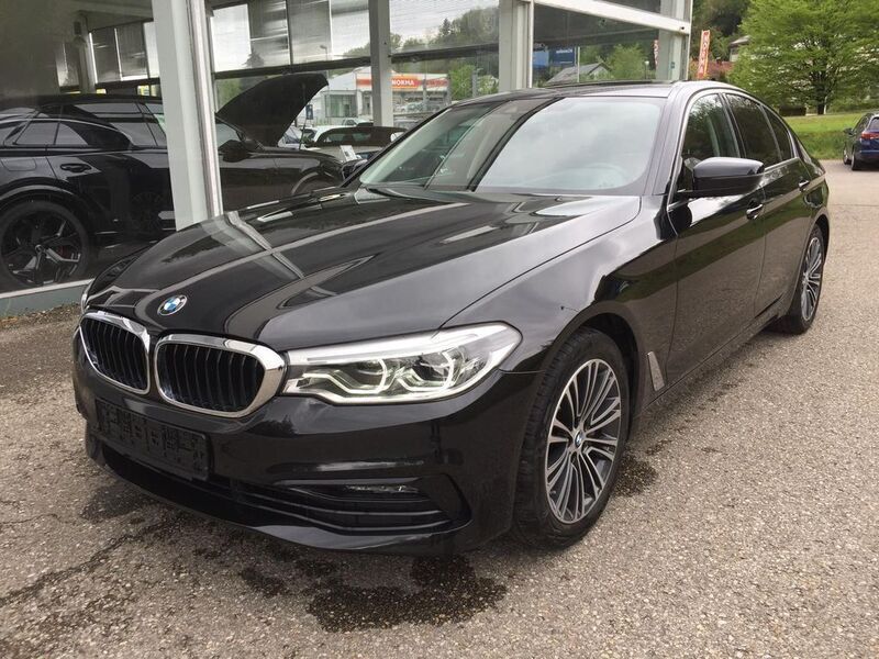 Black sapphire metallic Gebraucht 2020 BMW 530 Sport Line Limousine | 33.990 € (Superpreis) - Bild 1/4