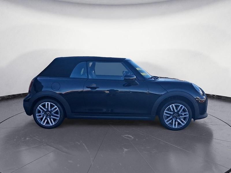 Neu Mini Cooper Cabriolet Classic 163 PS (119 kW) 2026 Schwarz Cabrio