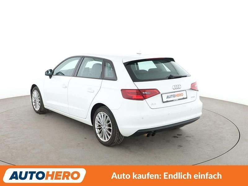 Gebraucht Audi A3 Attraction 125 PS (91 kW) 2016 Weiß Limousine