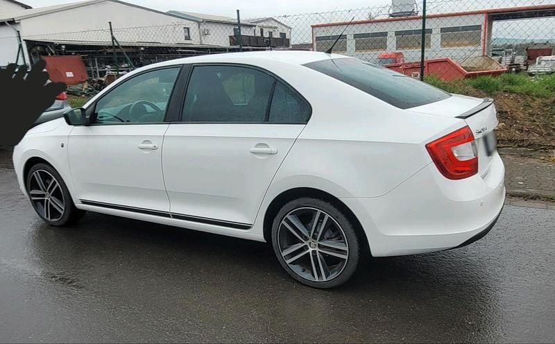 Gebraucht Skoda Rapid Style 105 PS (77 kW) 2014 Weiß Kleinwagen