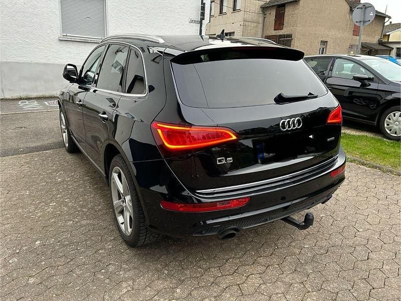 Gebraucht Audi Q5 S-Line 179 PS (131 kW) 2015 Schwarz SUV