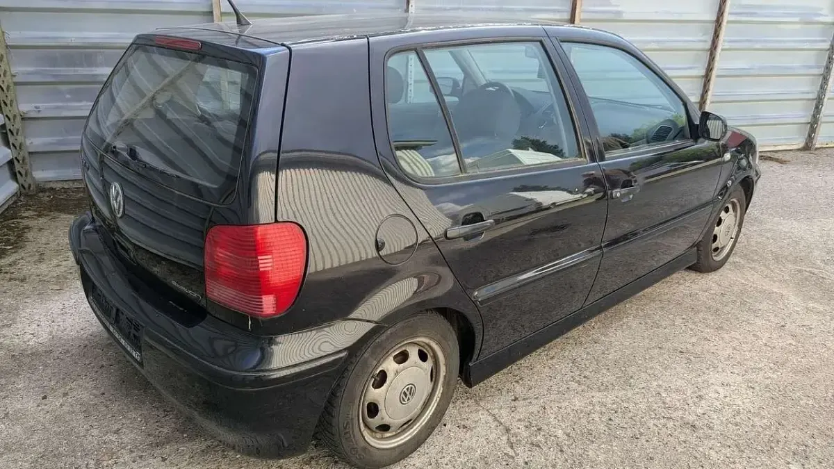 Gebraucht VW Polo 60 PS (44 kW) 2001 Schwarz Limousine