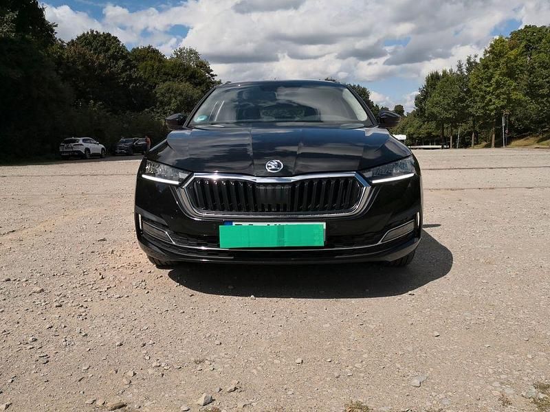 Schwarz Gebraucht 2021 Skoda Octavia Style Kombi | 13.450 € (Guter Preis) - Bild 1/4