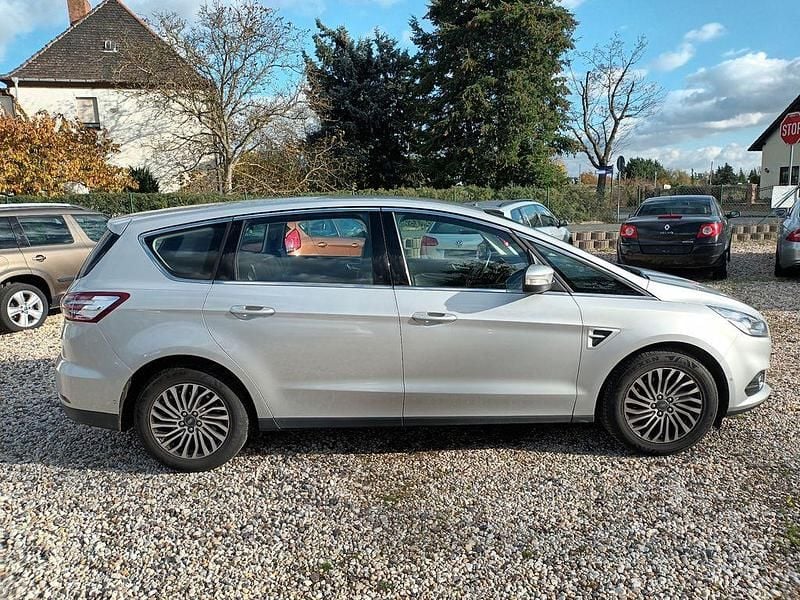 Gebraucht Ford S-MAX Titanium 150 PS (110 kW) 2020 Silber Van / Kleinbus