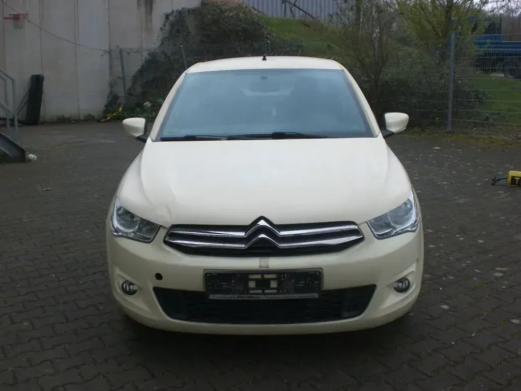 Gebraucht Citroën C-Elysee I SELECTION 99 PS (72 kW) 2017 Weiß Limousine