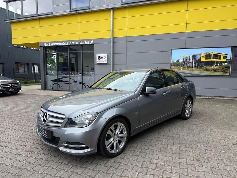 Silber Gebraucht 2011 Mercedes C180 Avantgarde Limousine | 12.990 € (Etwas zu teuer) - Bild 1/4
