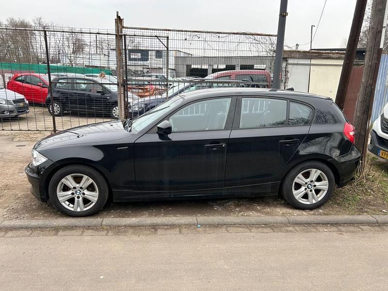 Gebraucht BMW 116 Advantage 122 PS (89 kW) 2011 Schwarz Kleinwagen