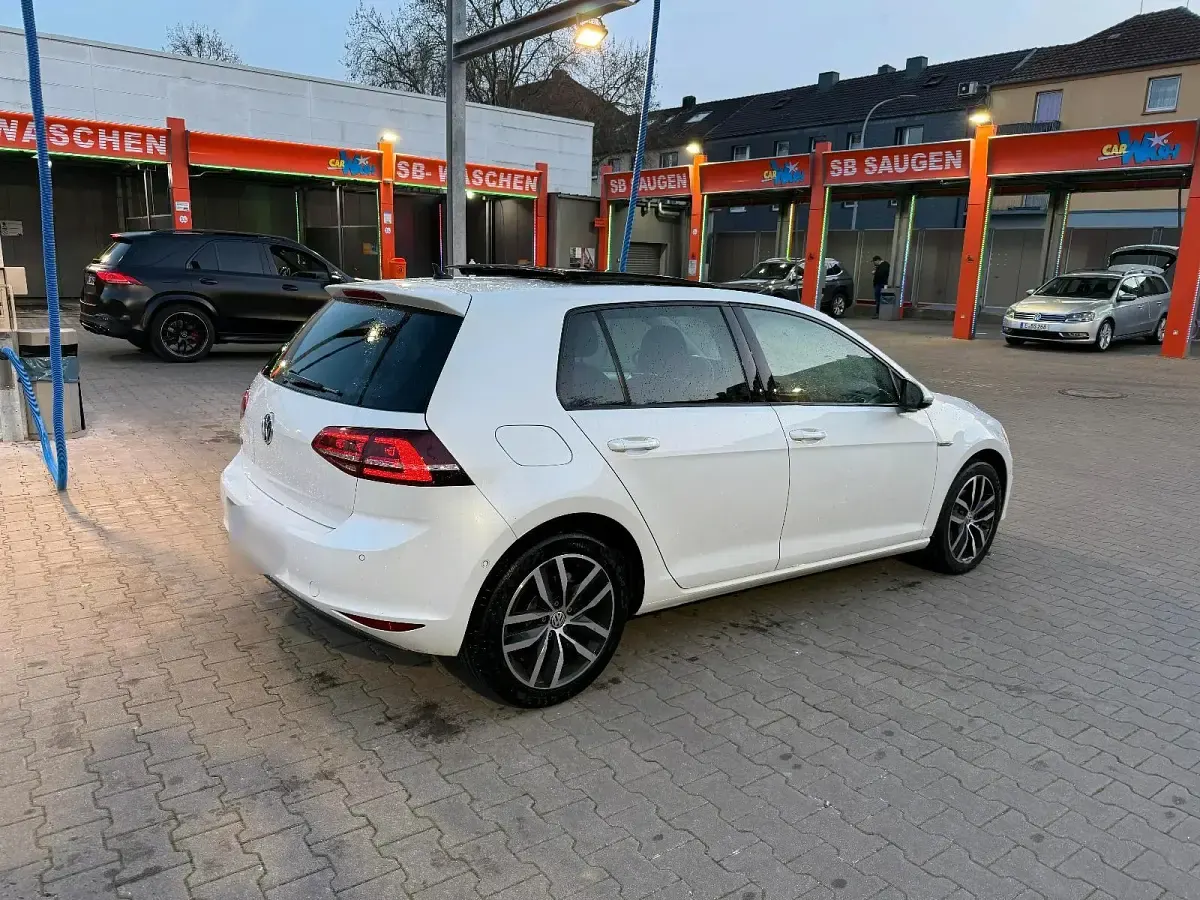 Gebraucht VW Golf VII 125 PS (91 kW) 2014 Weiß Kleinwagen