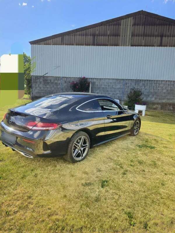 Blau Gebraucht 2018 Mercedes C300 AMG line Coupé | 23.900 € (Etwas zu teuer) - Bild 1/4