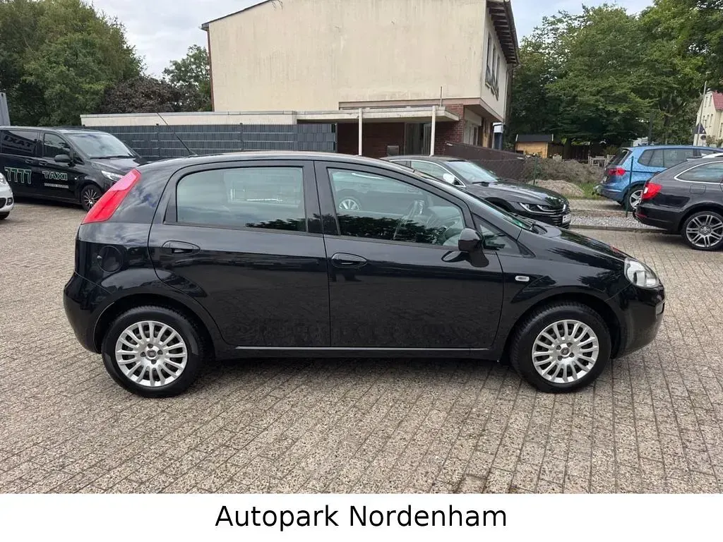 Gebraucht Fiat Punto Pop 77 PS (56 kW) 2015 Schwarz Kleinwagen