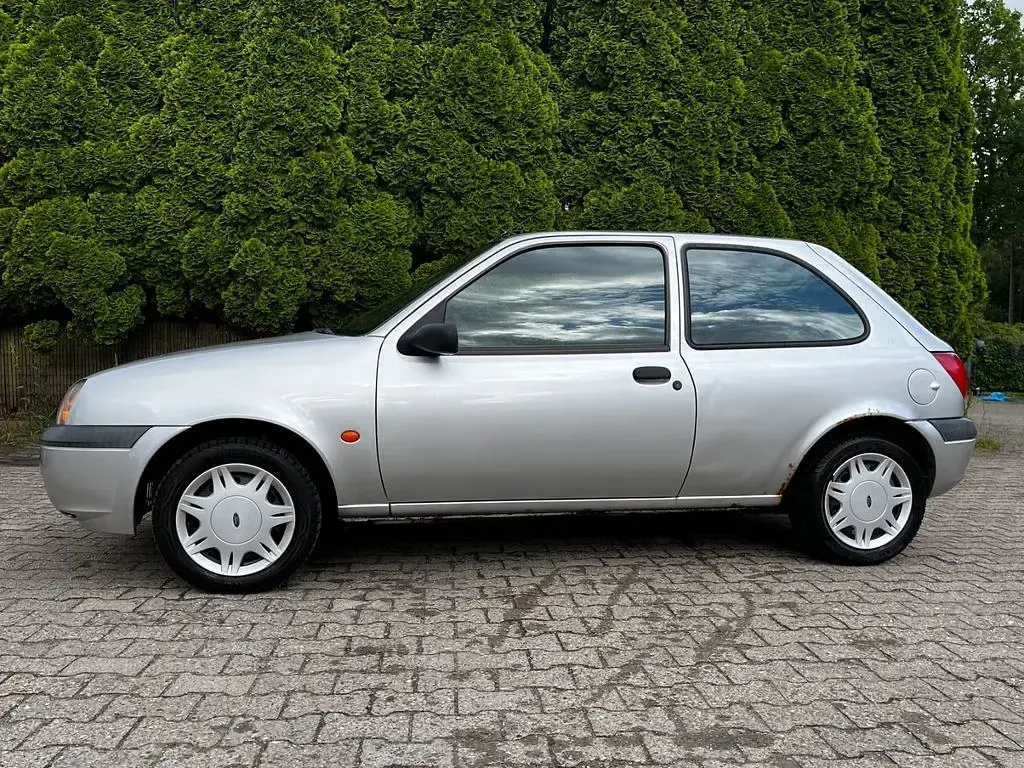 Gebraucht Ford Fiesta 50 PS (36 kW) 2001 Silber Kleinwagen