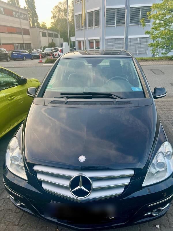Schwarz Gebraucht 2010 Mercedes B180 Van / Kleinbus | 4.650 € - Bild 1/4