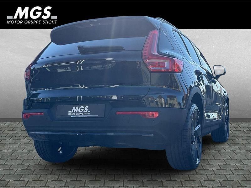 Neu Volvo EX40 Plus 175 kW (238 PS) 2026 Onyx black SUV